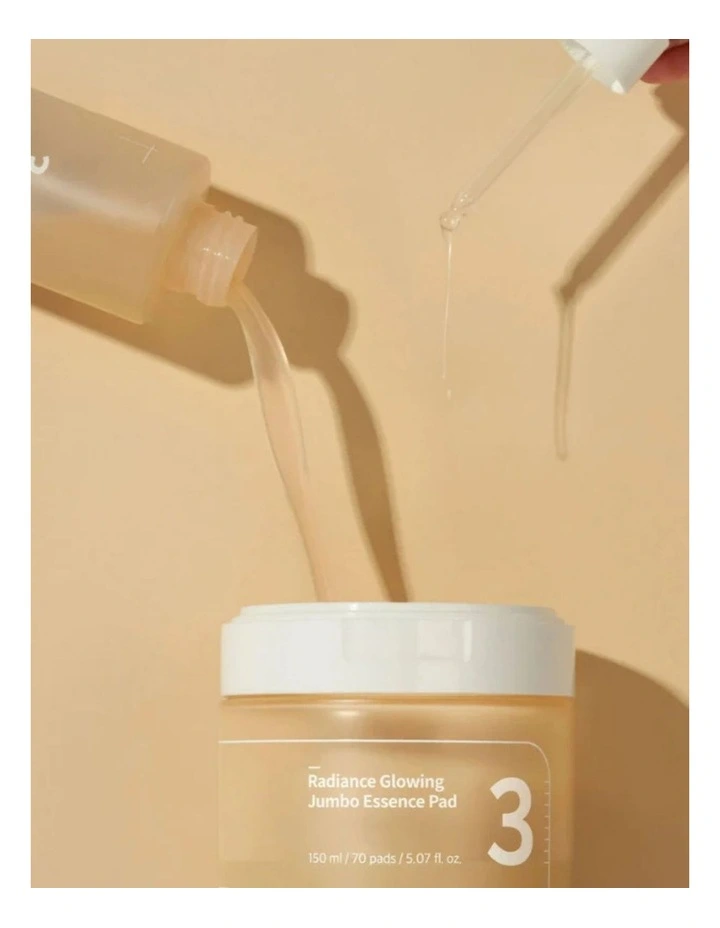 No 3 Radiance Glowing Jumbo Essence Pad image 3