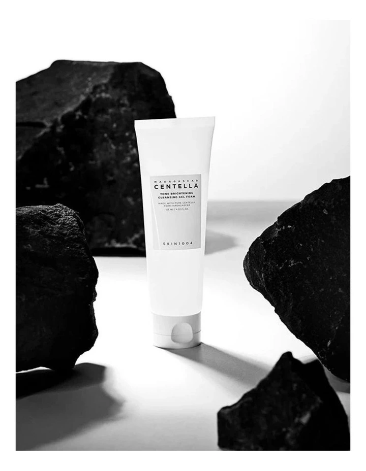 Madagascar Centella Tone Brightening Cleansing Gel Foam 125ml image 2