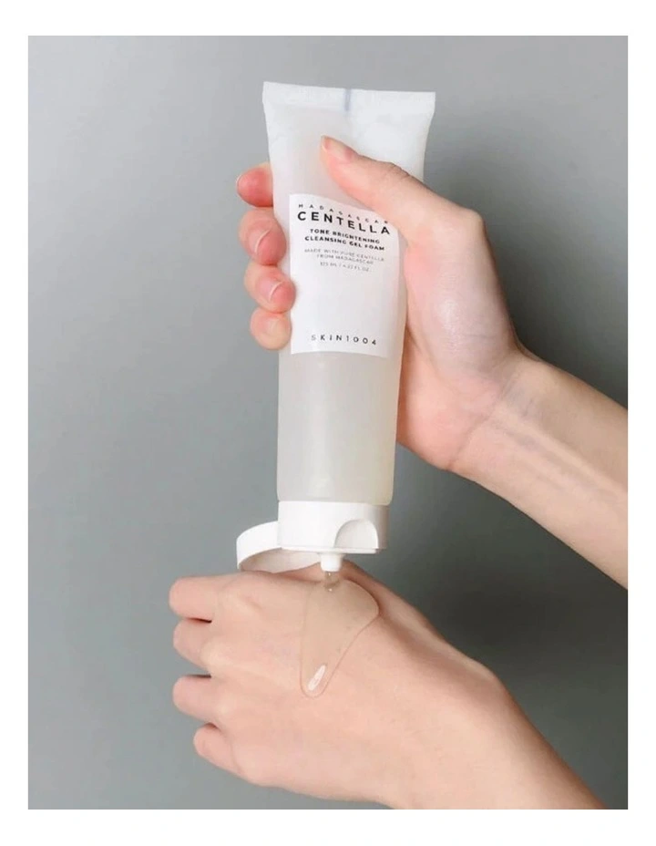 Madagascar Centella Tone Brightening Cleansing Gel Foam 125ml image 3