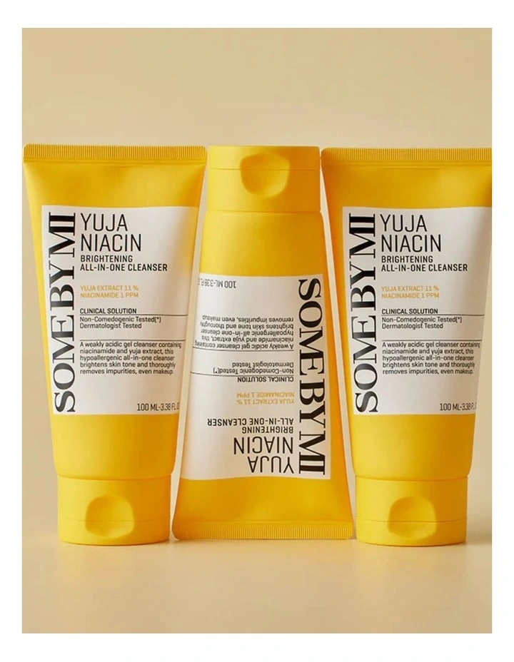 Yuja Niacin Brightening All In One Cleanser image 3
