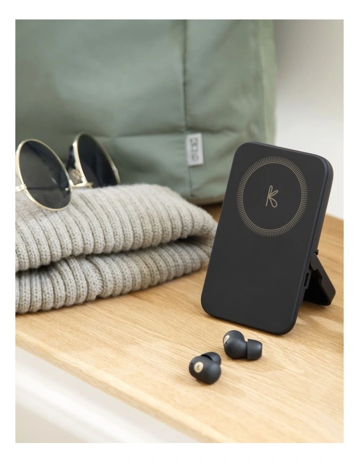 Tocharge Go Powerbank + Earbuds in Black image 4