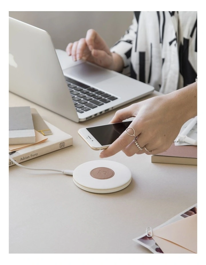 Wicharge 2 Wireless Qi Charger 15W - White image 3