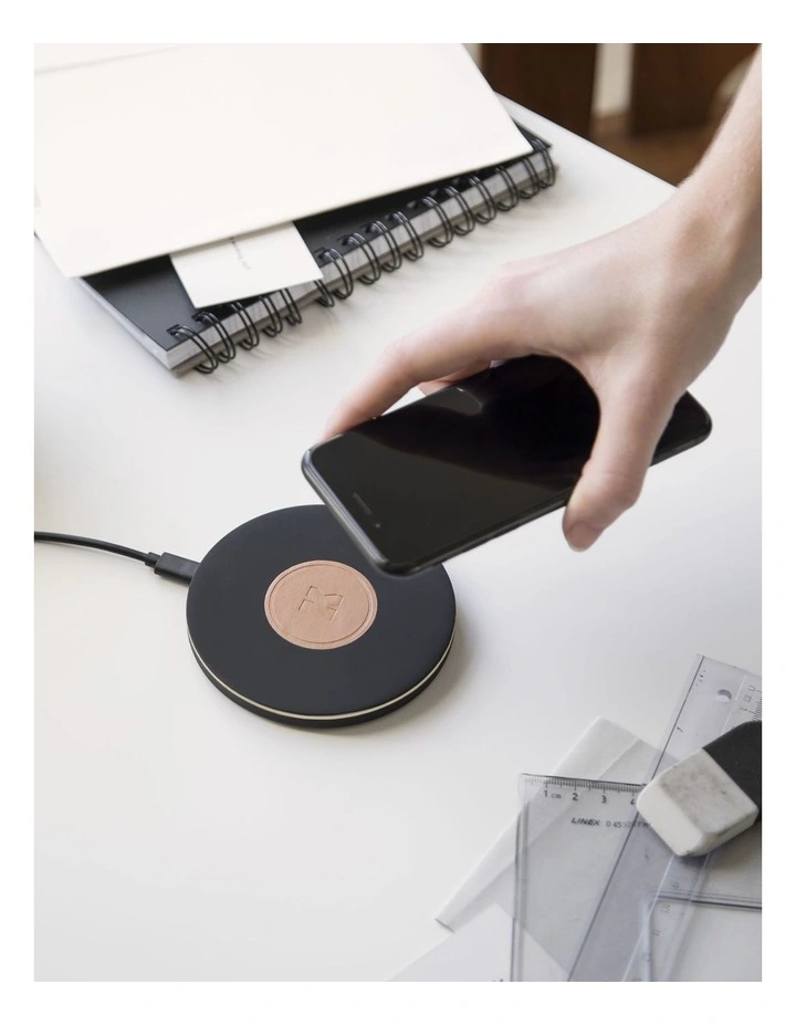 Wicharge 2 Wireless Qi Charger 15W - Black image 4