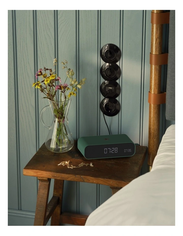 Wakie Alarm Clock Qi Charger Bluetooth in Nordic Green image 2