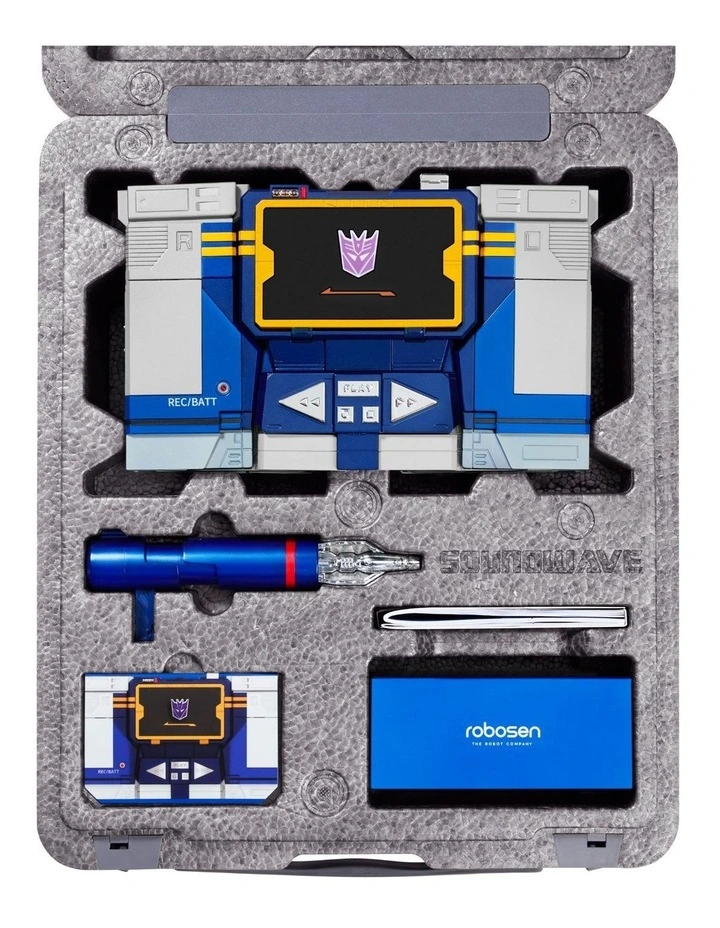 Soundwave G1 Flagship Robot image 5