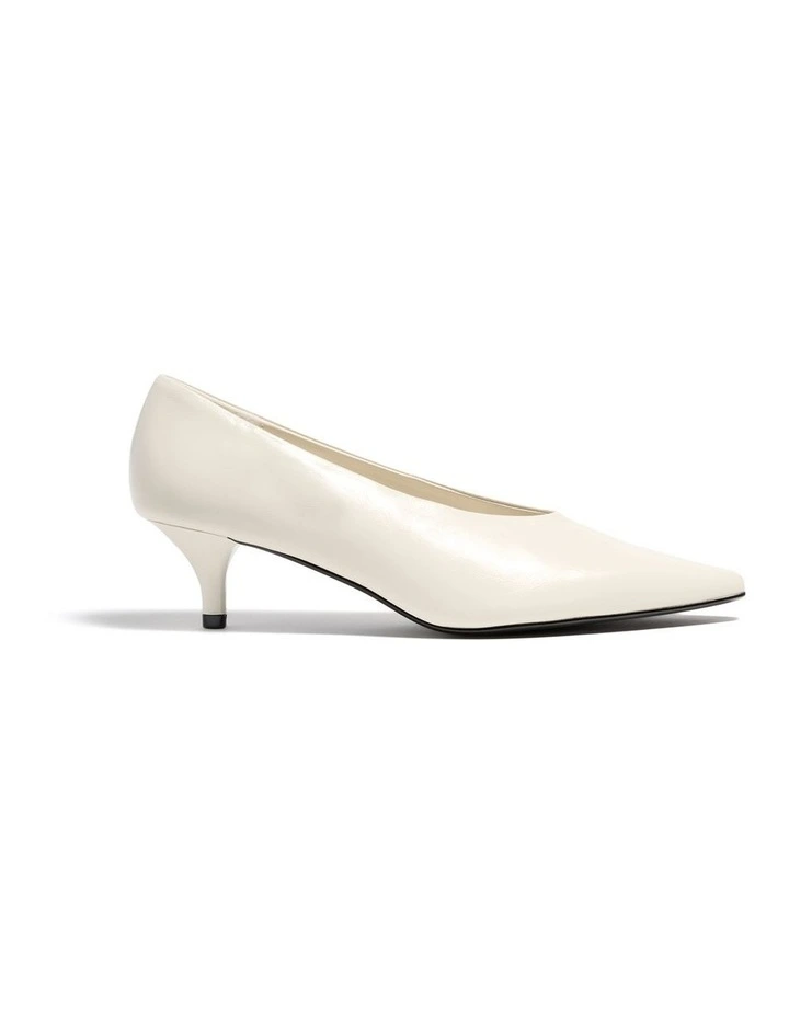 Bhodie Pump In Ivory image 1