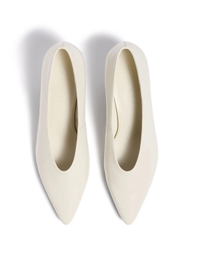 Bhodie Pump In Ivory image 3