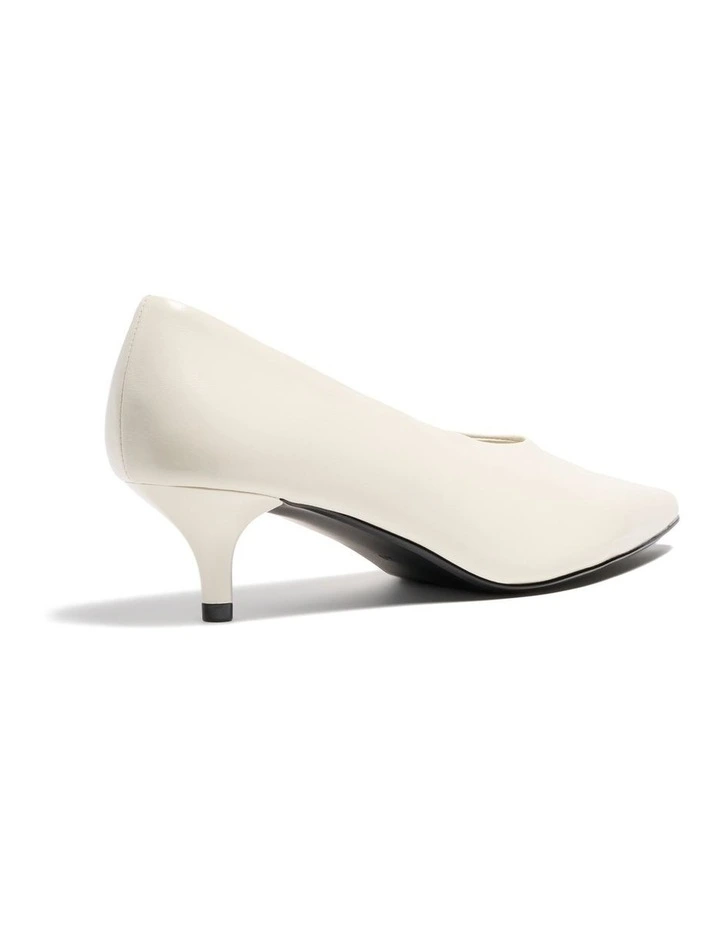 Bhodie Pump In Ivory image 4