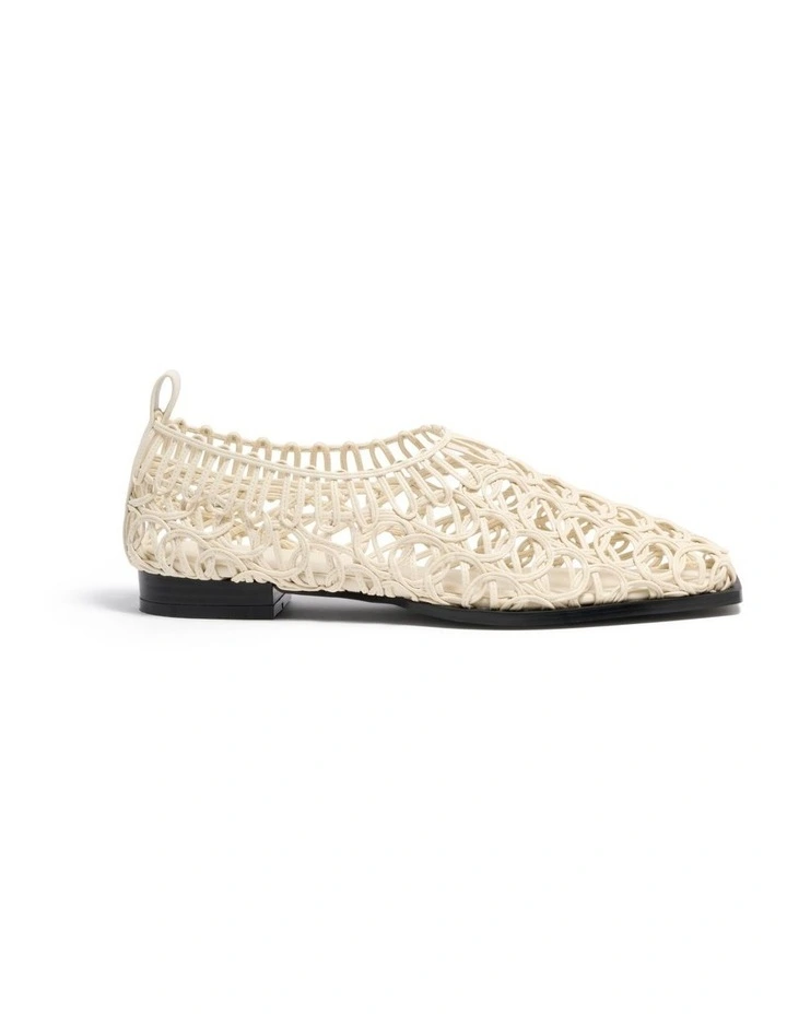 Ameretto Flat In Ivory image 1