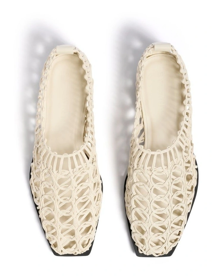 Ameretto Flat In Ivory image 3