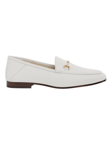BRIGHT WHITE GLOVE colour