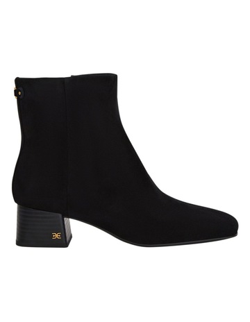 Black Suede colour