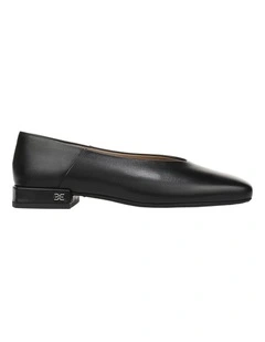 Kasey Flat Shoes in Black Leather