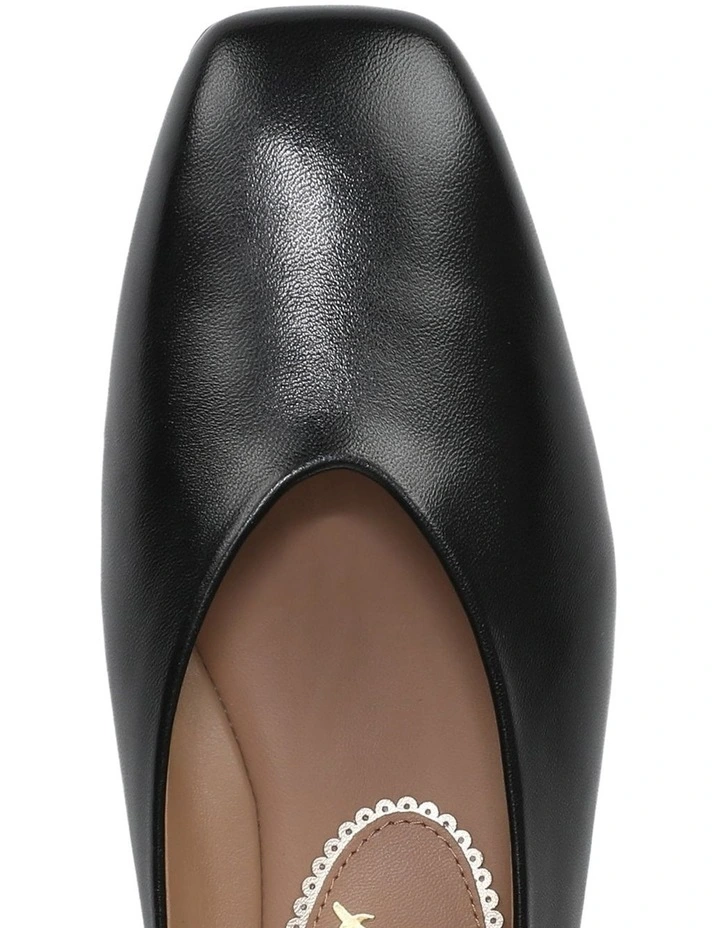 Kasey Flat Shoes in Black Leather image 4
