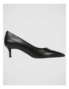 Summer Point Toe Pump in Black Leather