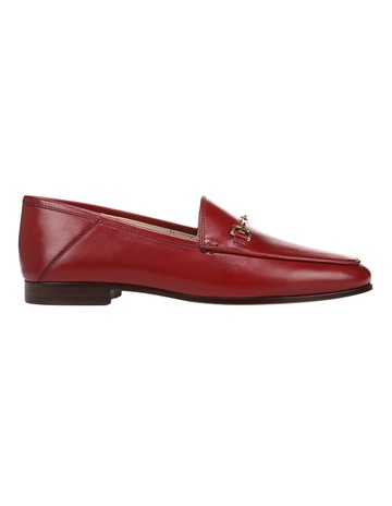 DEEP SCARLET GLOVE colour