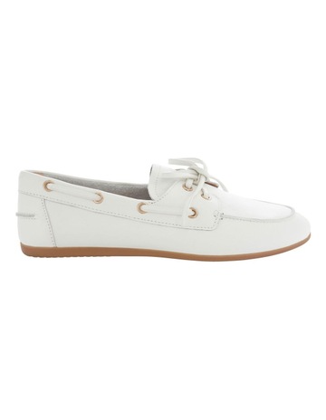 WHITE GLOVE colour