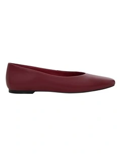 Amanda Leather Flat Shoes in Red
