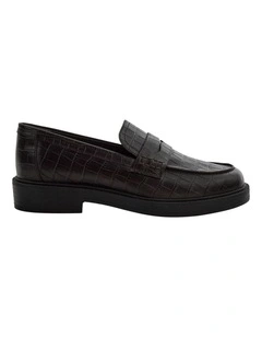 Pia Loafers in Chocolate Croc