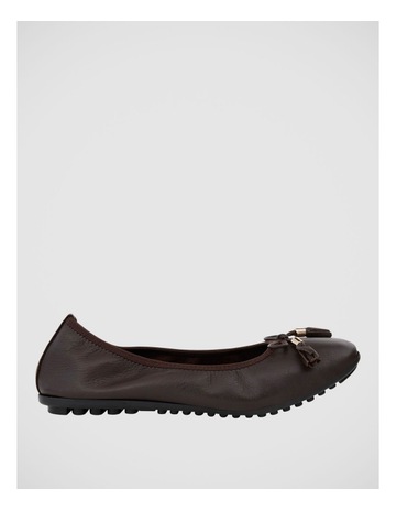 CHOCOLATE GLOVE colour
