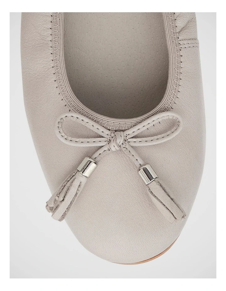 Prima Ballet Flats in Taupe Leather image 4