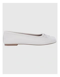Edwina Split-toe Tabi Ballet in Bone Leather