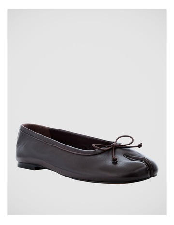 CHOCOLATE GLOVE colour