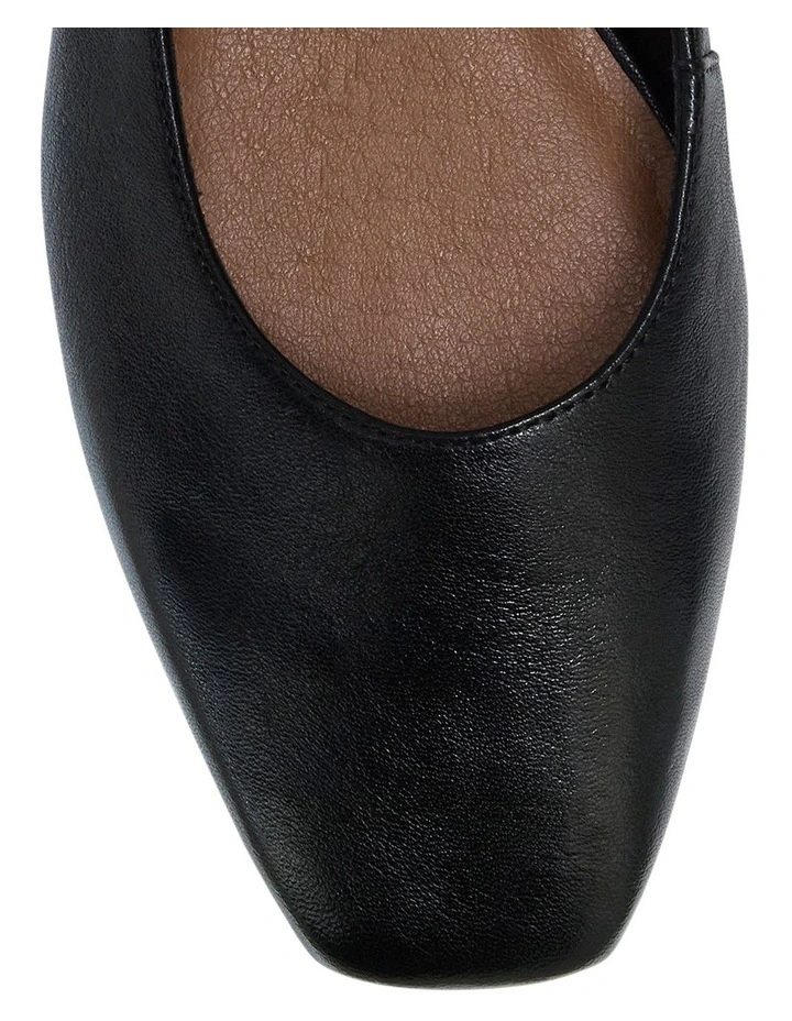 Everly Flat Shoes in Black Leather image 4