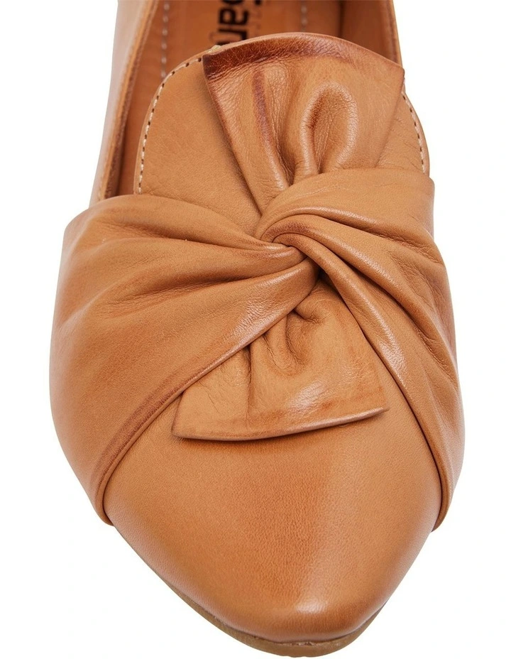 Rosco Leather Flat Shoes in Tan image 6