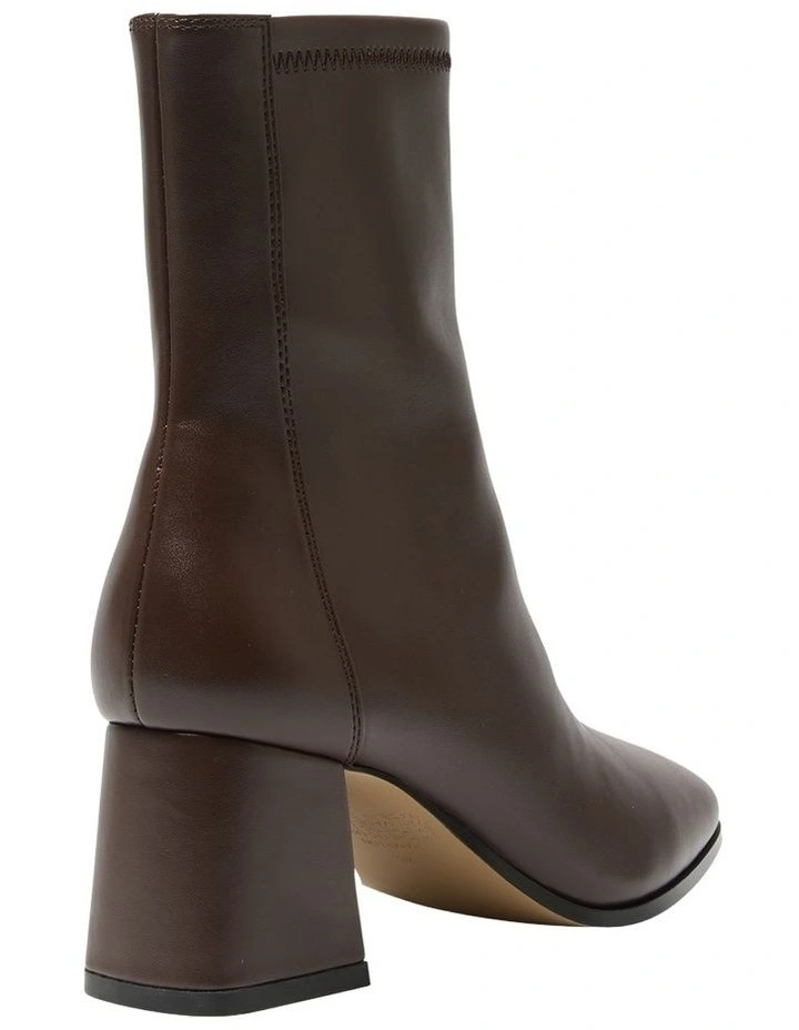 Hampton Boots in Chocolate Stretch image 6