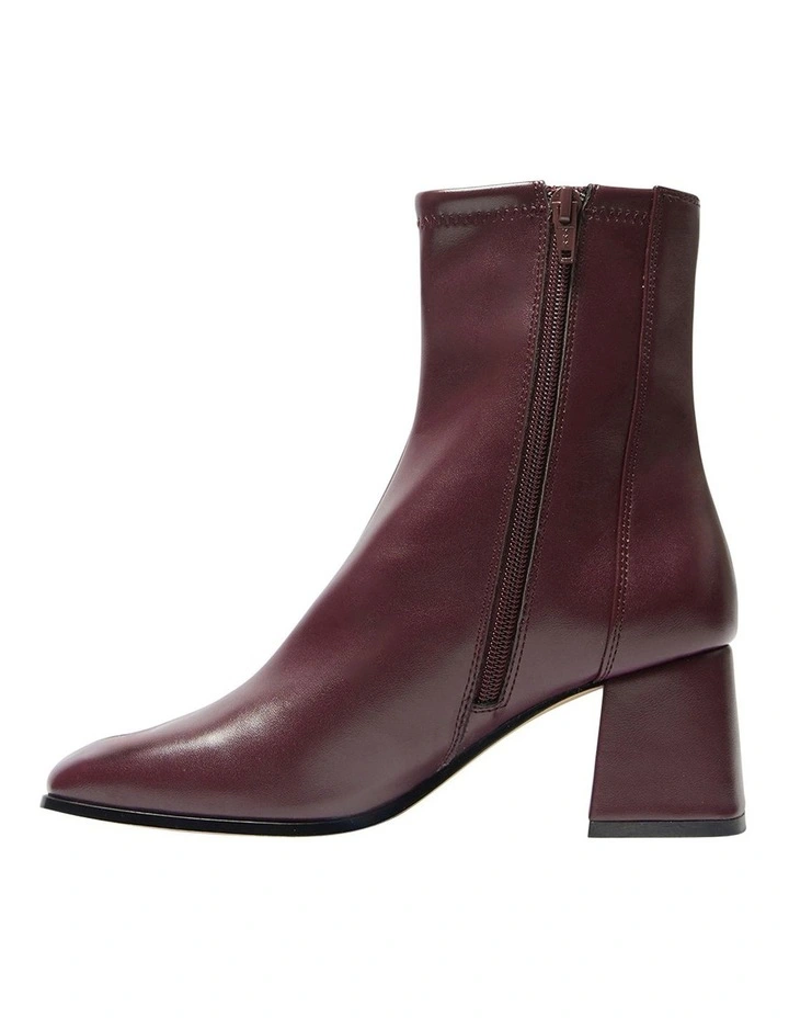 Hampton Boots in Wine Stretch image 3