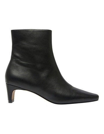 Black Glove colour