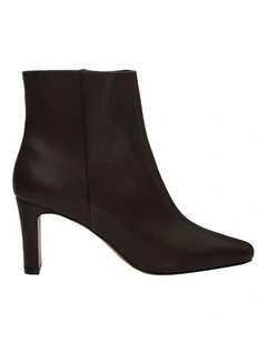 Drama Boots In Chocolate Leather