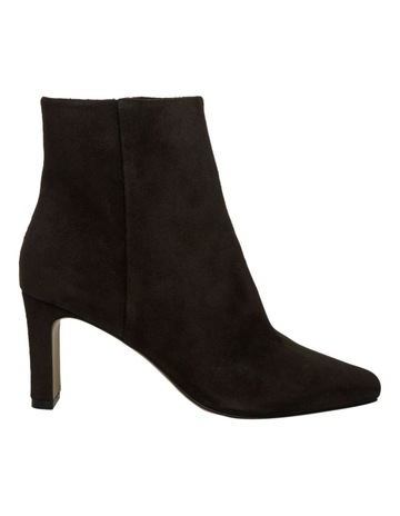 CHOCOLATE SUEDE colour