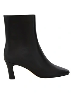 Mila Boots in Black Glove