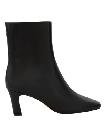 Black Glove colour