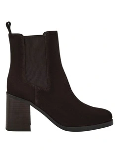 Maddie Boots in Chocolate Suede