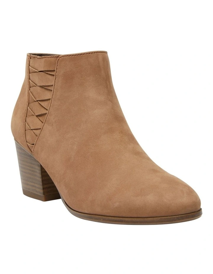 Quarry Leather Boots in Tan Nubuck image 2
