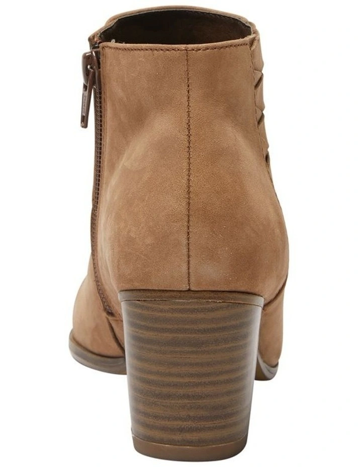 Quarry Leather Boots in Tan Nubuck image 5