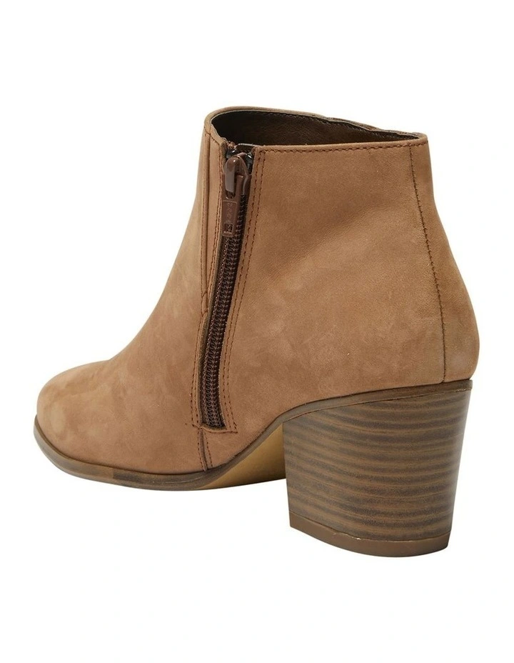 Quarry Leather Boots in Tan Nubuck image 6