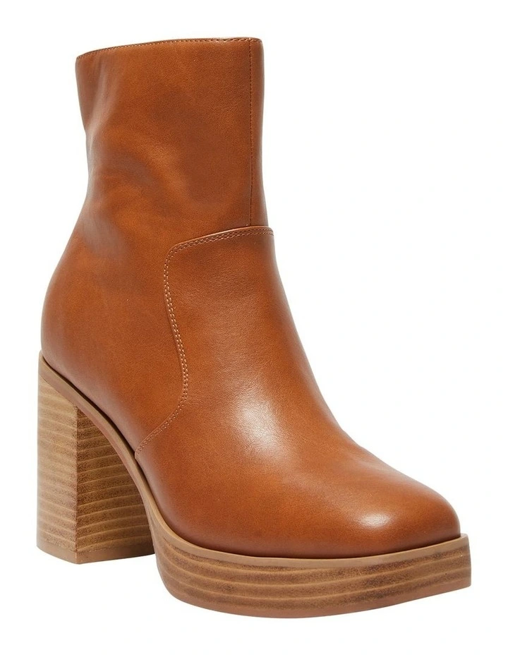 Tempo Boots in Tan Smooth image 2