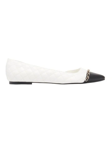 Breza Flat in White