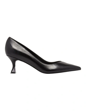 Ariella Pump in Black
