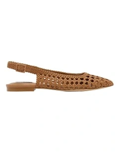 Soel Flat Shoe in Brown