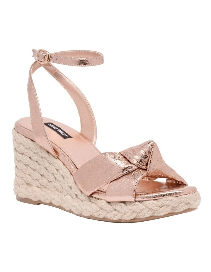 Dotime Wedge in Gold image 2