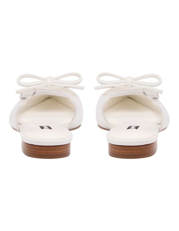 Lonzza Flat in White image 4
