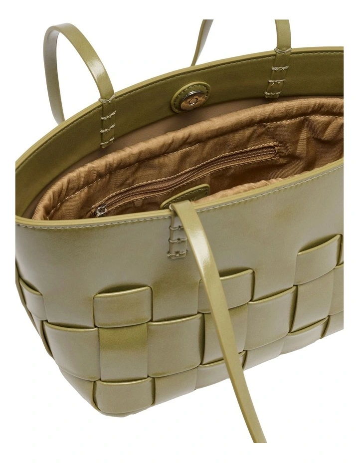 Skye Shoulder Bag in Green image 4