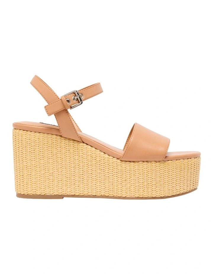 Hilmar Wedge in Nude image 1
