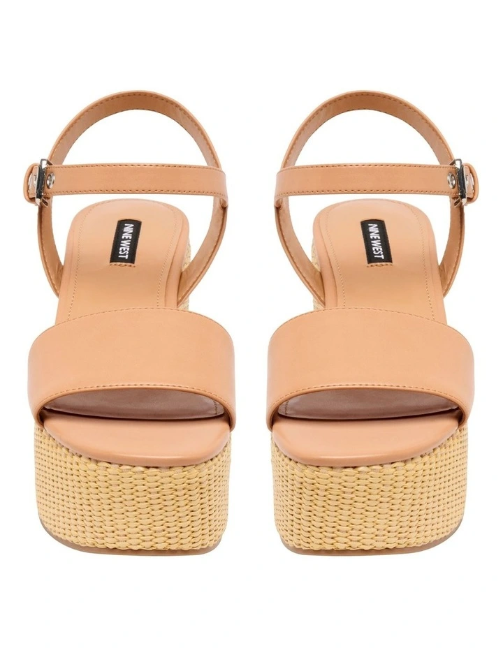 Hilmar Wedge in Nude image 3