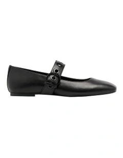 Kebba Flat in Black